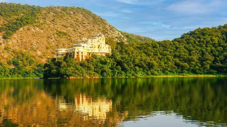 Siliserh Lake