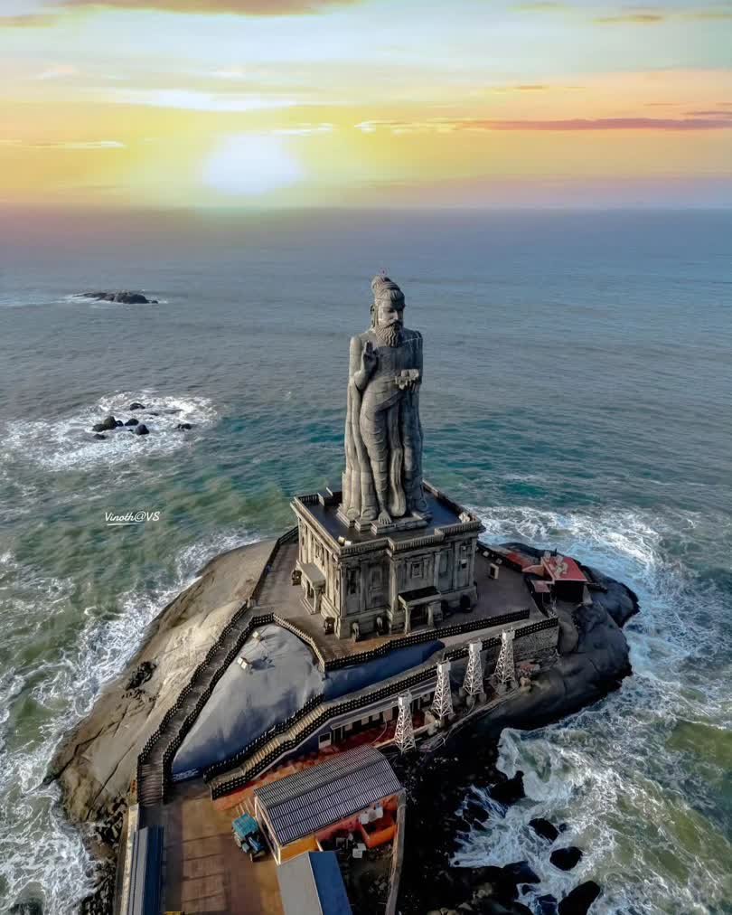 Thiruvalluvar Statue