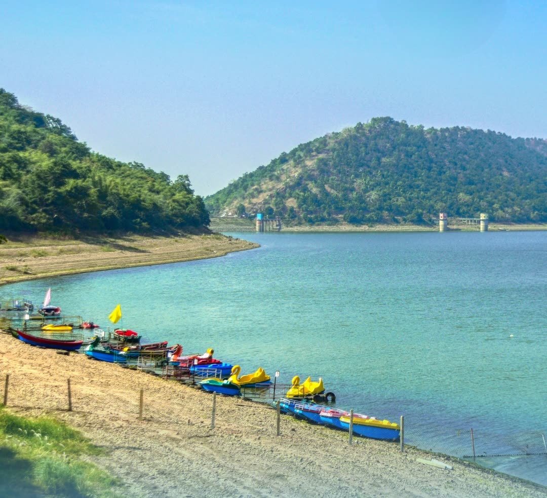 Khindsi Lake